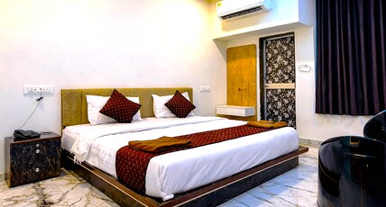 Hotel White Palace Room Type - Deluxe Room