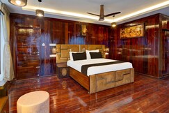 Super Townhouse NK Vivanta Luxury Rooms