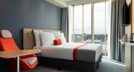 Holiday Inn Express AMSTERDAM - NORTH RIVERSIDE Room Type - 1 Queen Standard City View Top Floor Free Breakfast Holiday Inn Express AMSTERDAM - NORTH RIVERSIDE Room Type - 1 Queen Standard City View Top Floor Free Breakfast