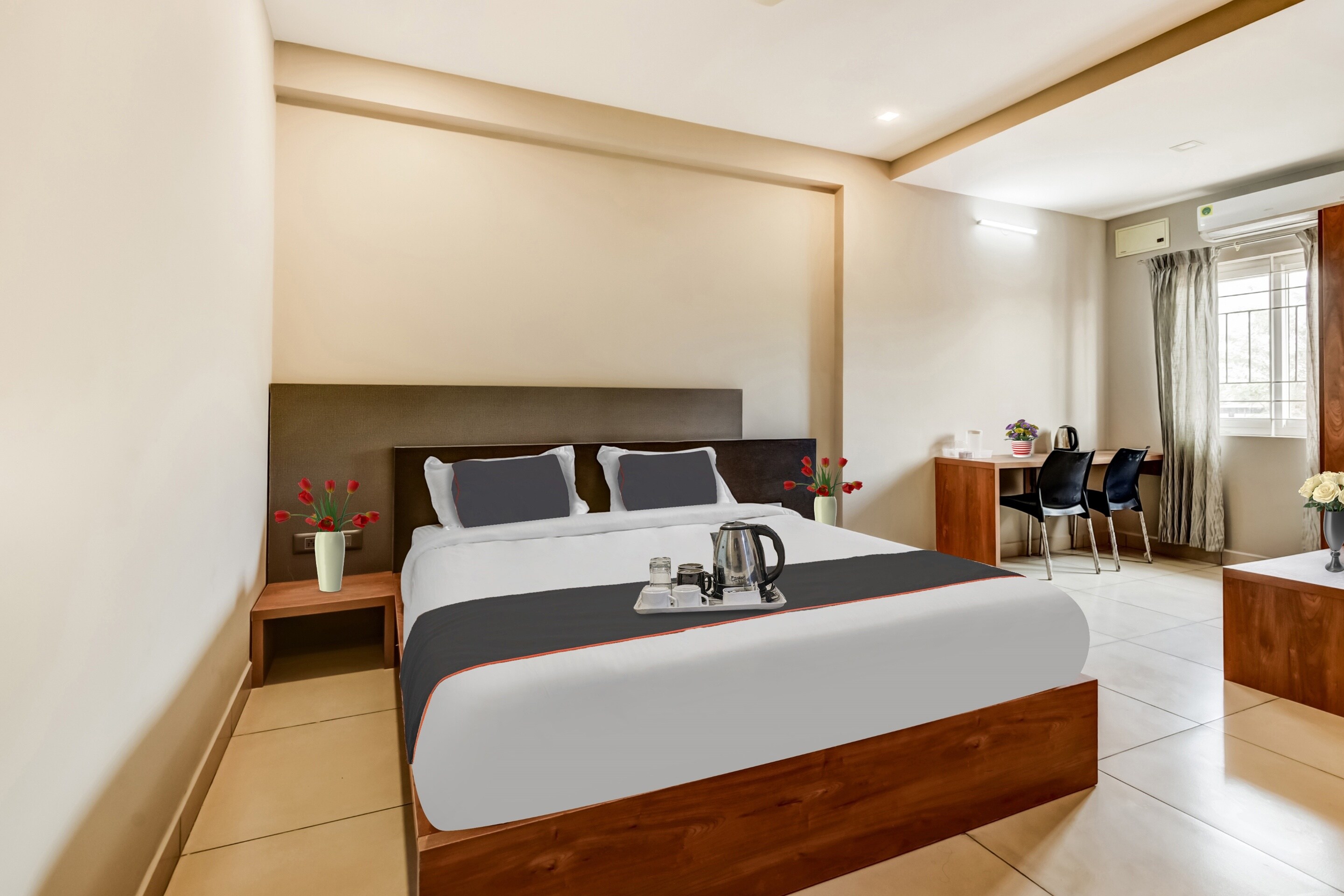 Collection O Yashas Serviced Apartment - Tap to explore photos