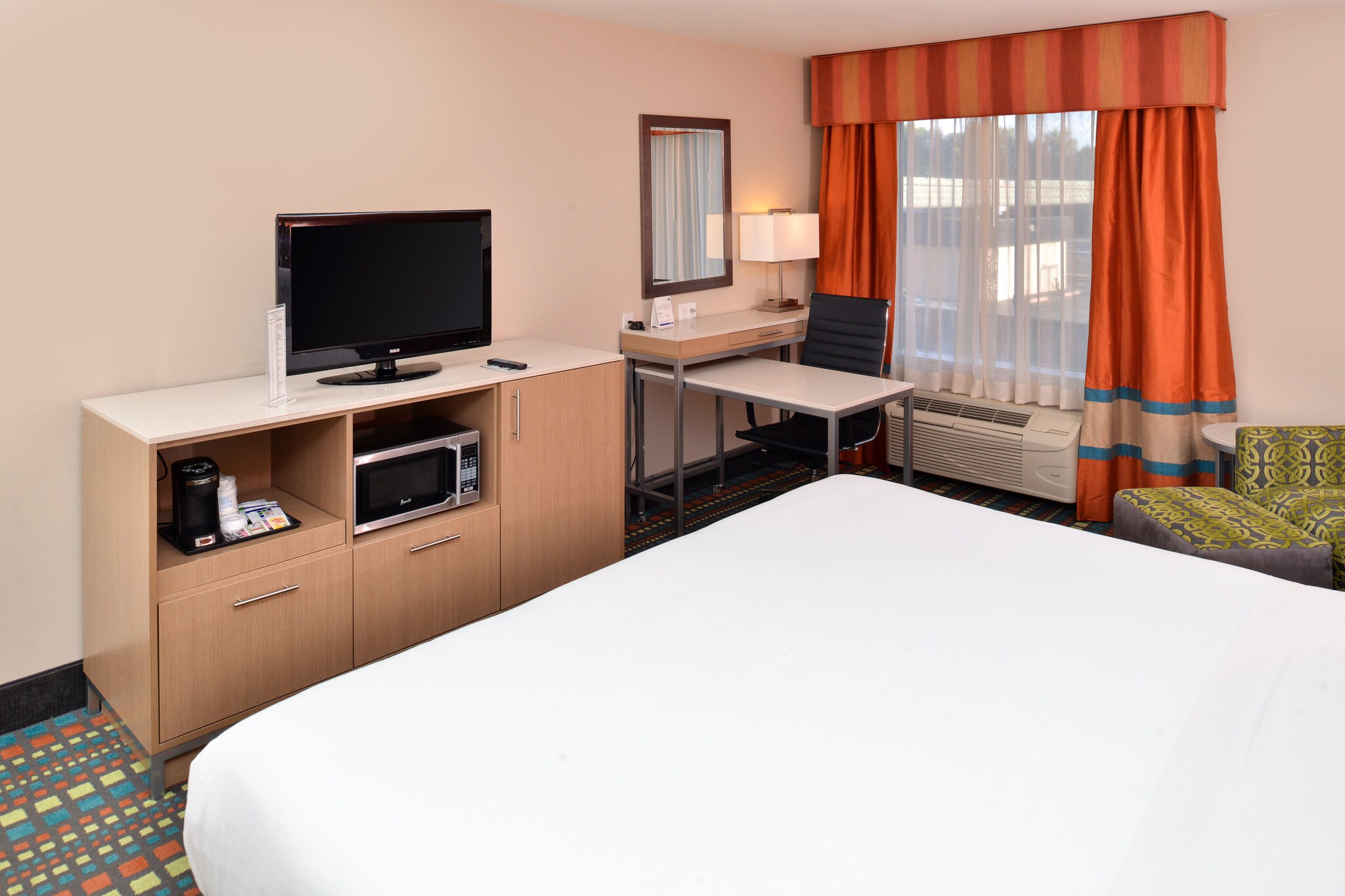 Holiday Inn Express Bernalillo - Tap to explore photos