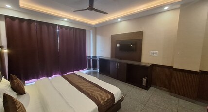Hotel Summer Nest - Bhagsu Room Type - Deluxe Room with Mountain View