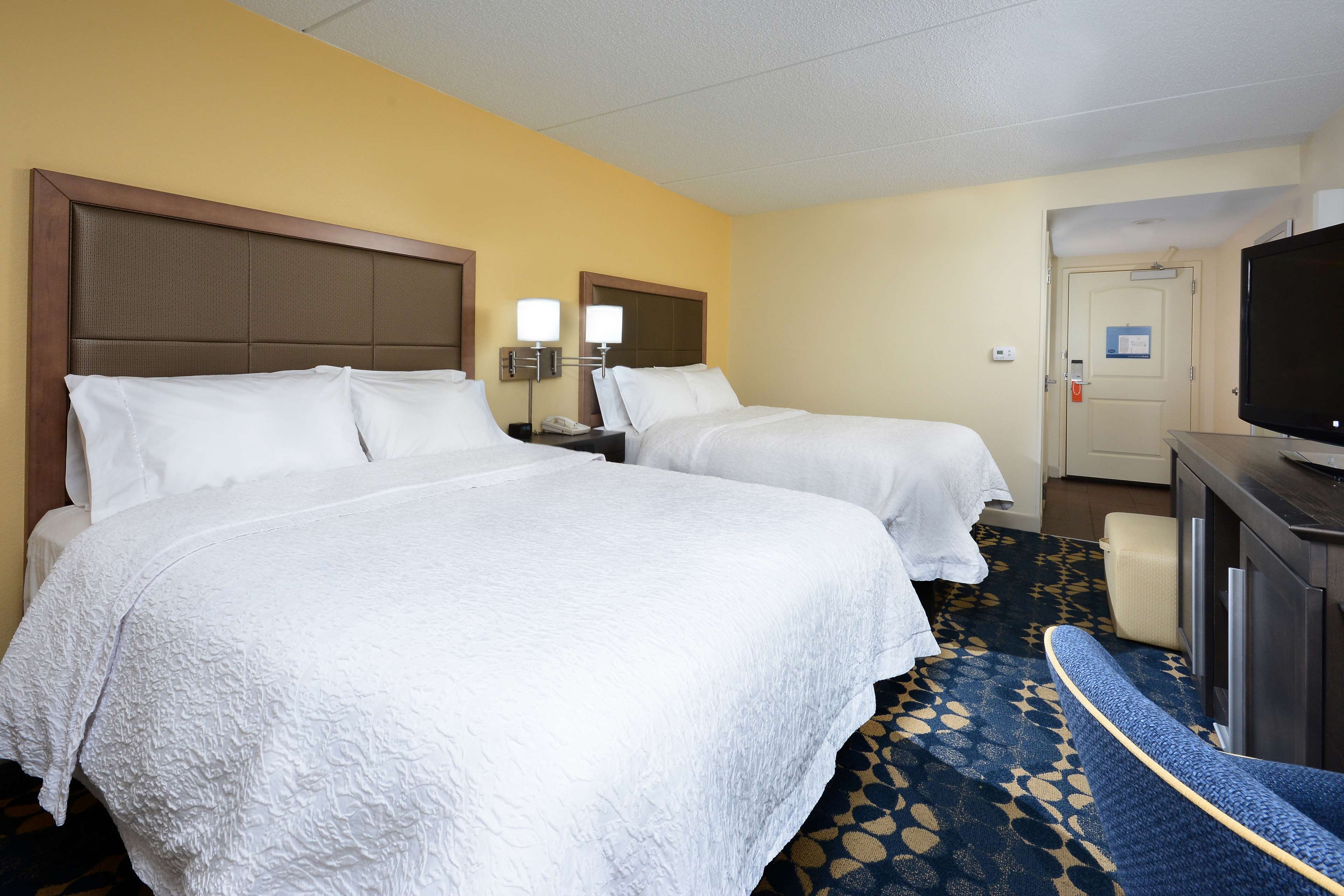 Hampton Inn by Hilton Roxboro - Tap to explore photos