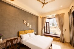 Spacious Luxury 2BHK Villa w Private Patio