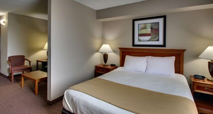 Best Western East Towne Suites Room Type - Suite-1 Queen Bed, Non-Smoking, Oversized Room, Murphy Bed, Sofabed, Wet Bar, Full Breakfast Best Western East Towne Suites Room Type - Suite-1 Queen Bed, Non-Smoking, Oversized Room, Murphy Bed, Sofabed, Wet Bar, Full Breakfast