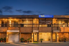 FabHotel Abrol Suites