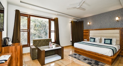 Hotel Dalhousie Hills Raj Nirmal Room Type - Deluxe Room without balcony Hotel Dalhousie Hills Raj Nirmal Room Type - Deluxe Room without balcony