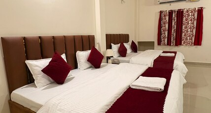 SHIV AARADHYA HOME STAY Room Type - Deluxe Double AC ROOM