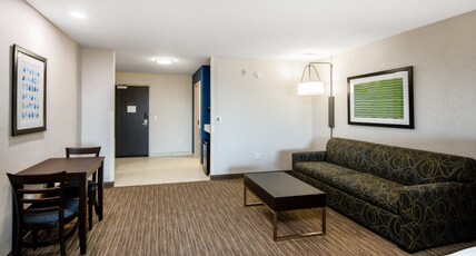 Holiday Inn Express Hotel & Suites Yuma Room Type - 2 Queen Suite
