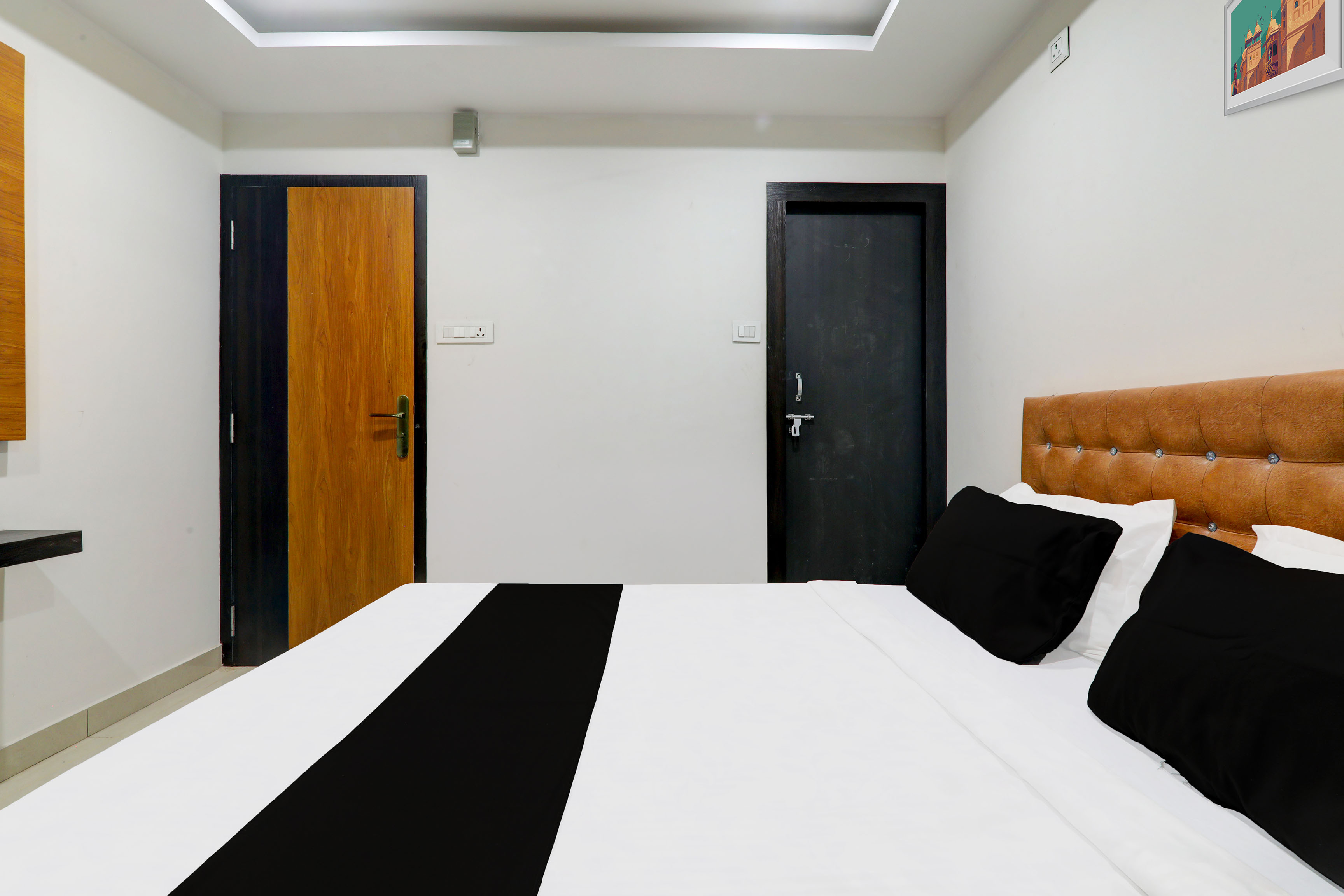 Hotel O by OYO Aayaansh - Tap to explore photos