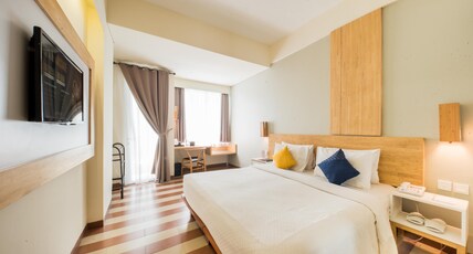 The ONE Legian - Kuta Room Type - Deluxe Pool View Room