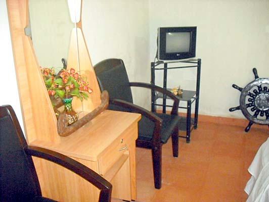 Nallathanka Nest (Ac Deluxe Room) - Tap to explore photos