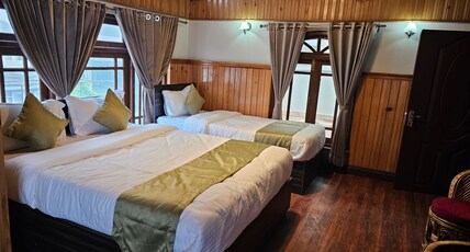 Royal Vista Guest House Room Type - Attic Triple Room with Private Balcony Royal Vista Guest House Room Type - Attic Triple Room with Private Balcony