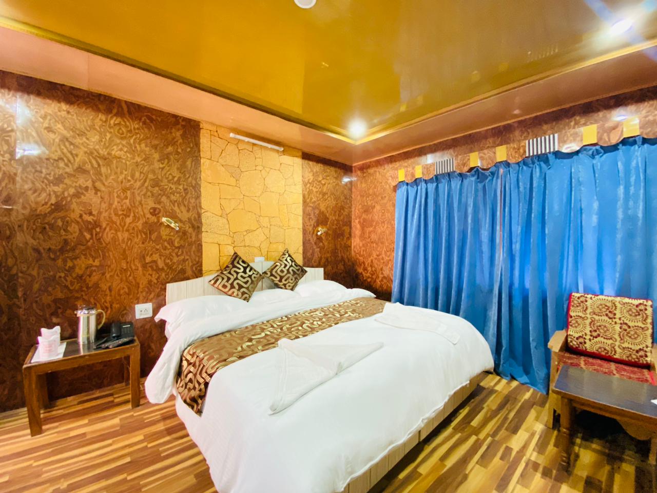 Hotel Siachen - Tap to explore photos