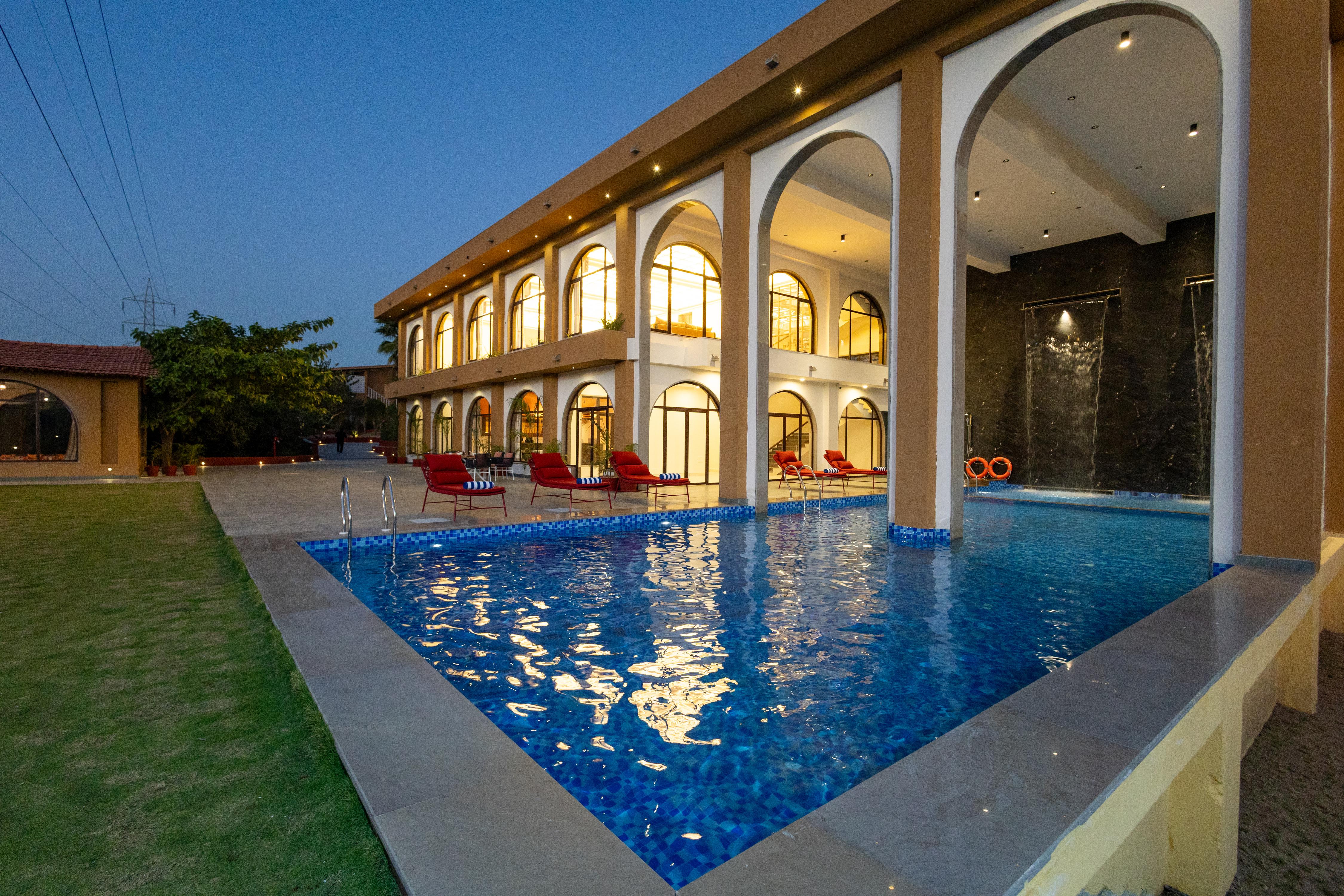 Still River Suites with Pool, Jacuzzi by ELIVAAS Signature - Tap to explore photos