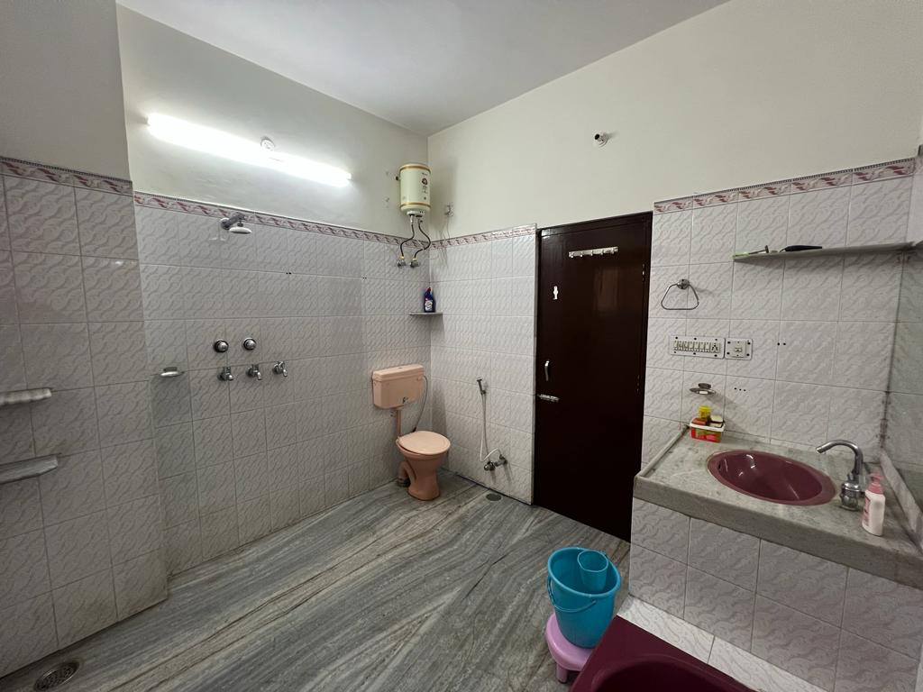Ishant home stay - Tap to explore photos