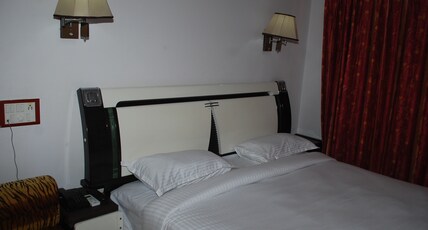Whispering Woods Resort Room Type - Garden Facing Deluxe Room