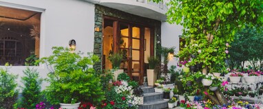 Dojee's - The Floral Boutique Stay by Dal Lake