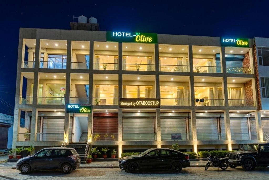 Hotel Olive Sunny Enclave, Near Airport Road, Mohali - Tap to explore photos