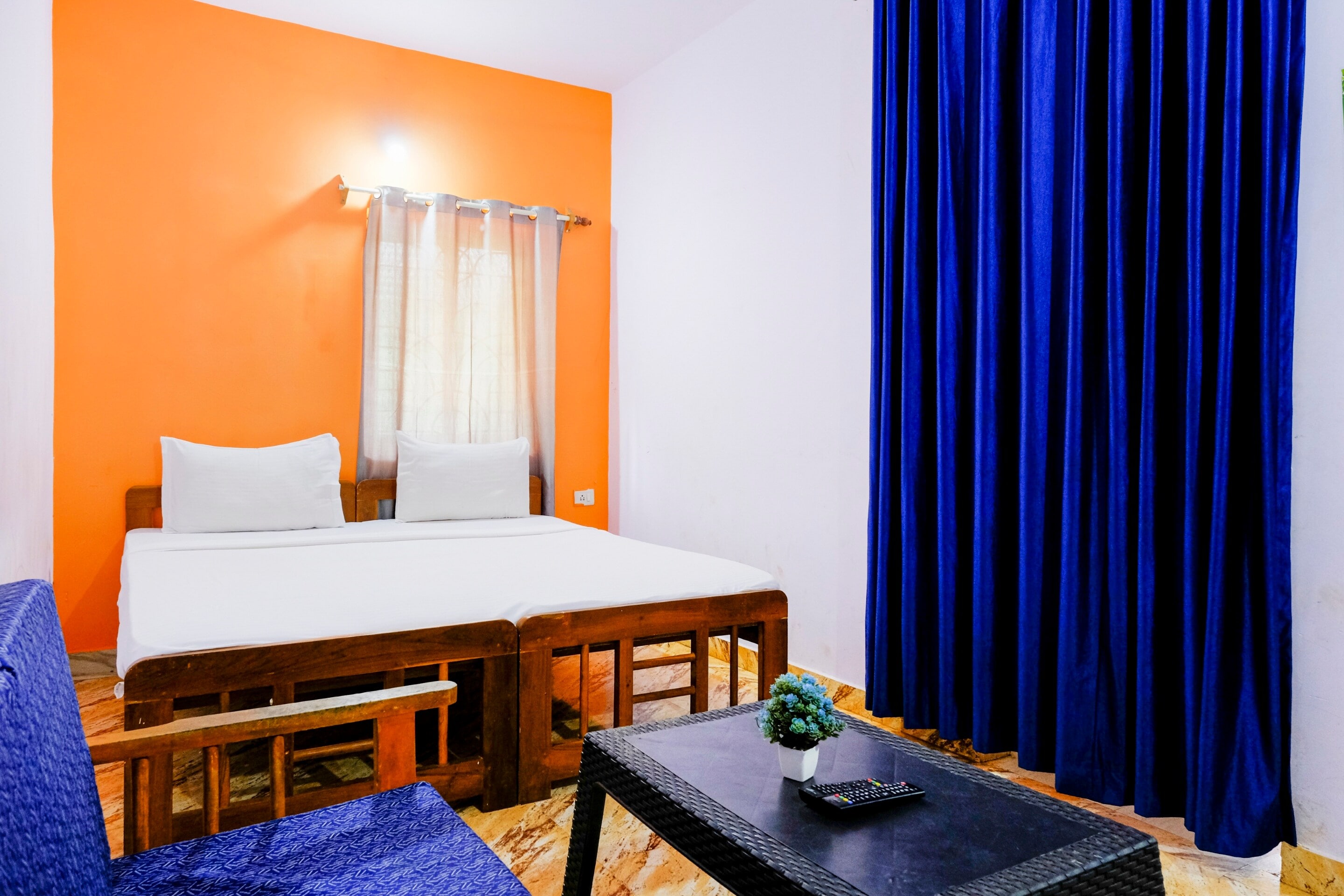 Hotel O Mahamaya Holiday Inn - Tap to explore photos