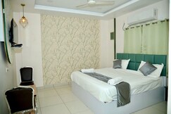 Hotel Vistaara Grand
