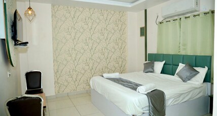 Hotel Vistaara Grand Room Type - Deluxe Room