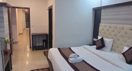 HOTEL THE OAK VALLEY Room Type - Super Deluxe Room HOTEL THE OAK VALLEY Room Type - Super Deluxe Room