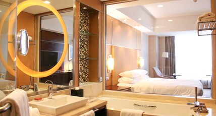 Crowne Plaza YANTAI SEA VIEW  Room Type - Standard Room