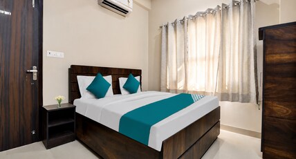 Hotel J. K. Inn Room Type - Deluxe Room