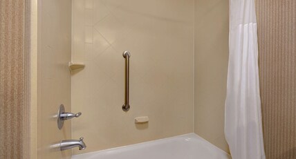 Hampton Inn Victoria Room Type - 1 KNG ACCESSIBLE TUB NS