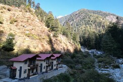 Riverdale Cottage and Cafe