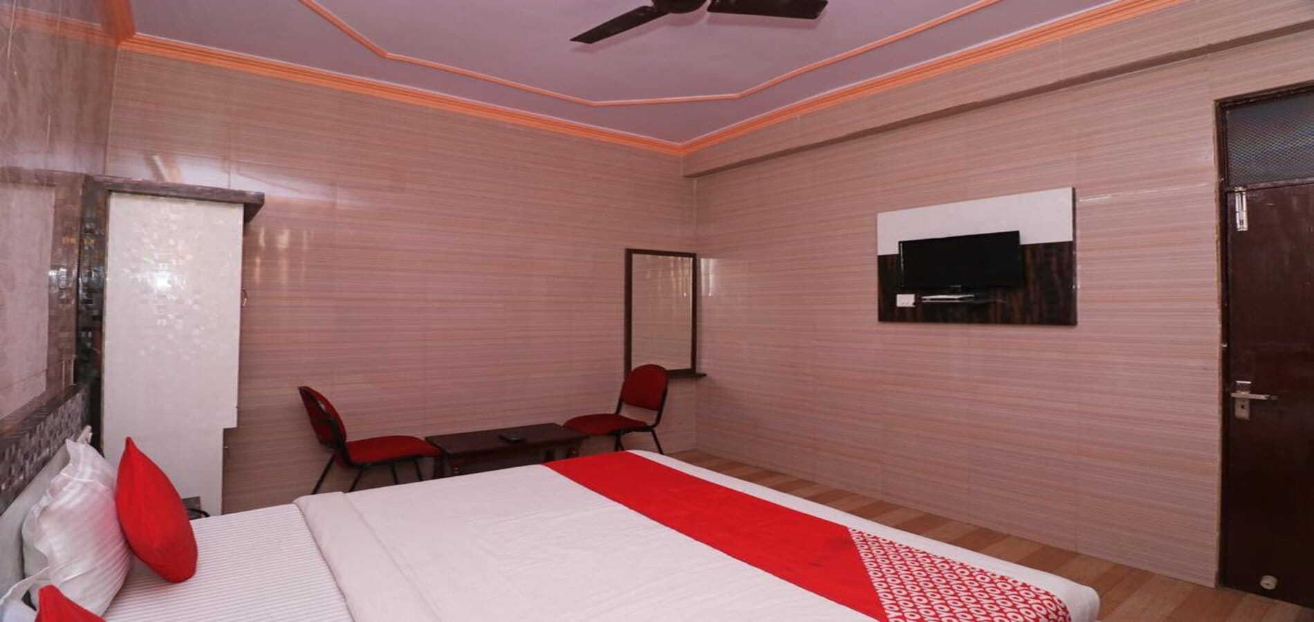 HOTEL P R PALACE - Tap to explore photos