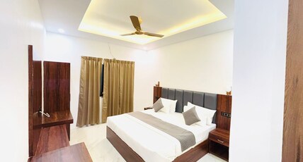 Hotel Omkar Palace Room Type - Super Deluxe Rooms