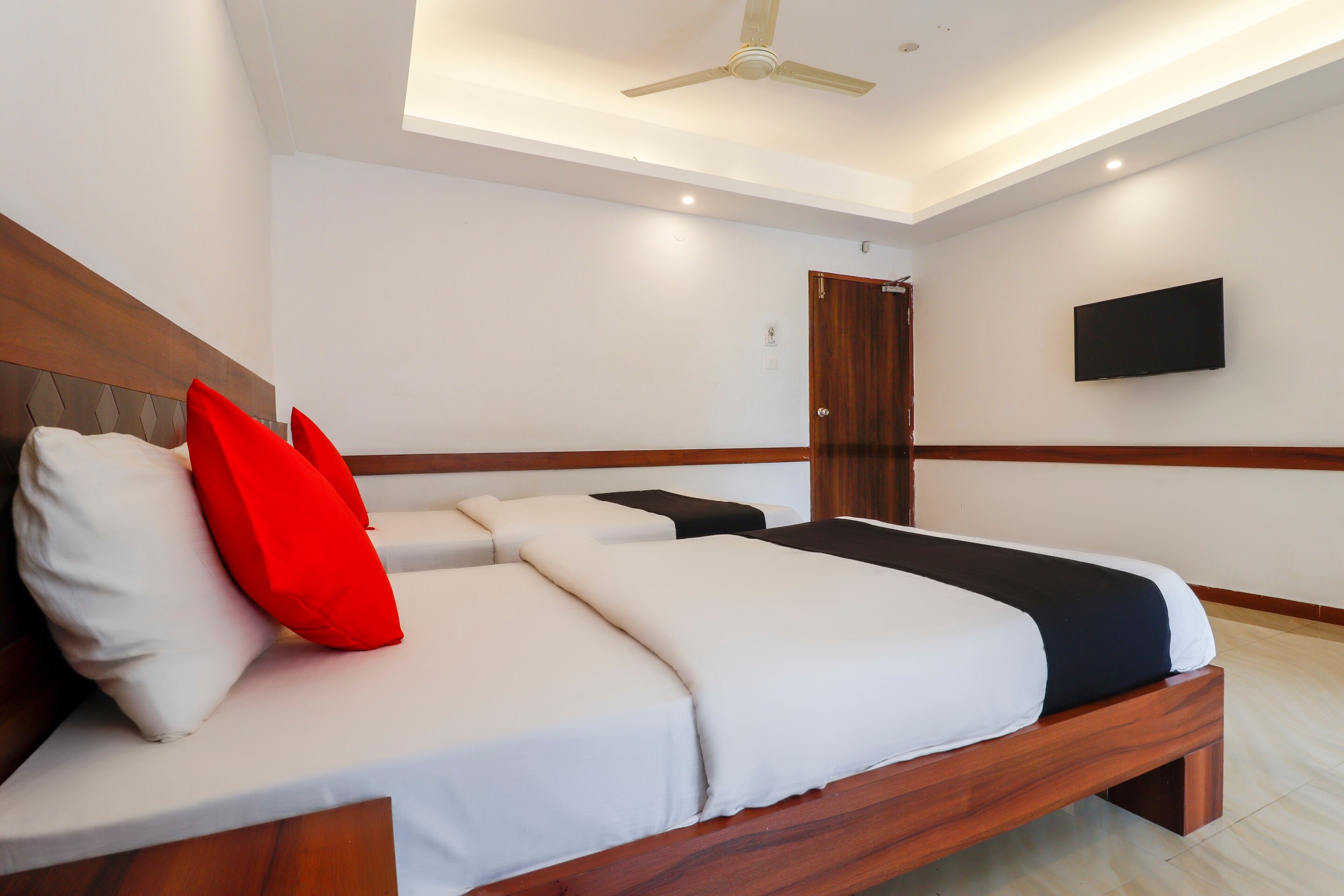Super Capital O Sai Arya Residency - Tap to explore photos
