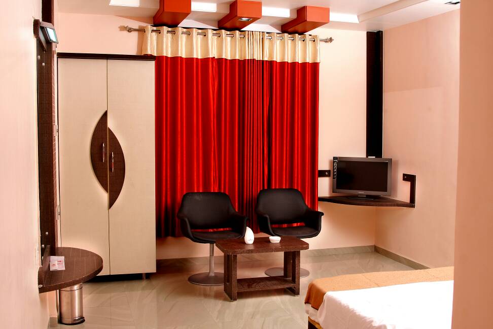 Hotel Sukhrup - Tap to explore photos