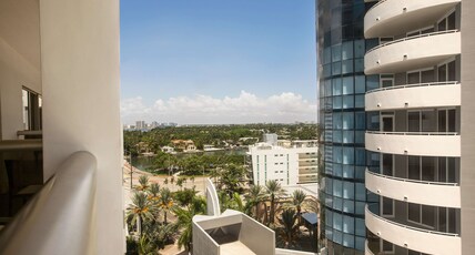 Hilton Cabana Miami Beach Room Type - 1 KG PARTIAL OCEANVIEW BAL