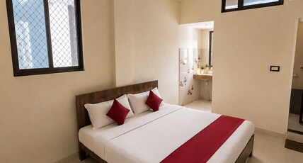 Raghuraaj Palace Room Type - Deluxe Non Ac