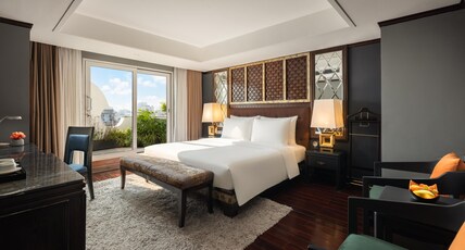 Hanoi Solis Hotel Room Type - Suite Balcony With City View