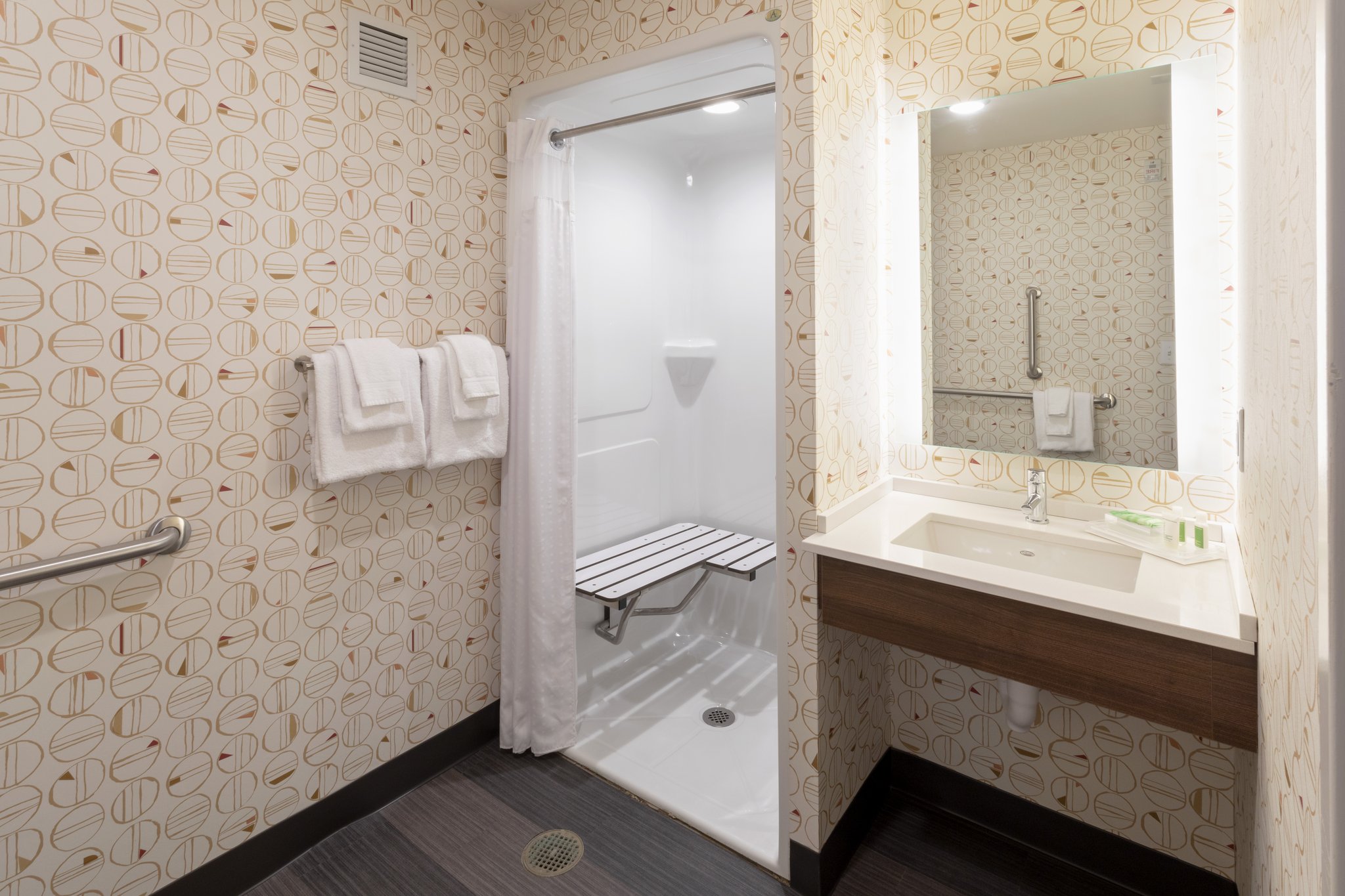 Holiday Inn Marquette, an IHG Hotel - Tap to explore photos