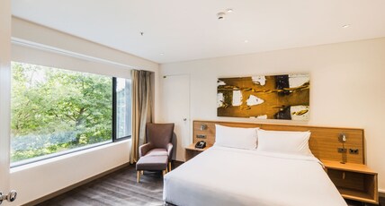Crowne Plaza CANBERRA Room Type - Diplomatic Suite