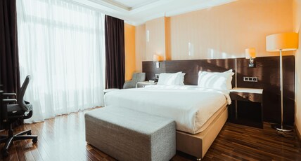 Best Western Plus Bole Room Type - 1 King Bed, Non-Smoking, Business Room, City View, Flat Screen Television, Wi-Fi