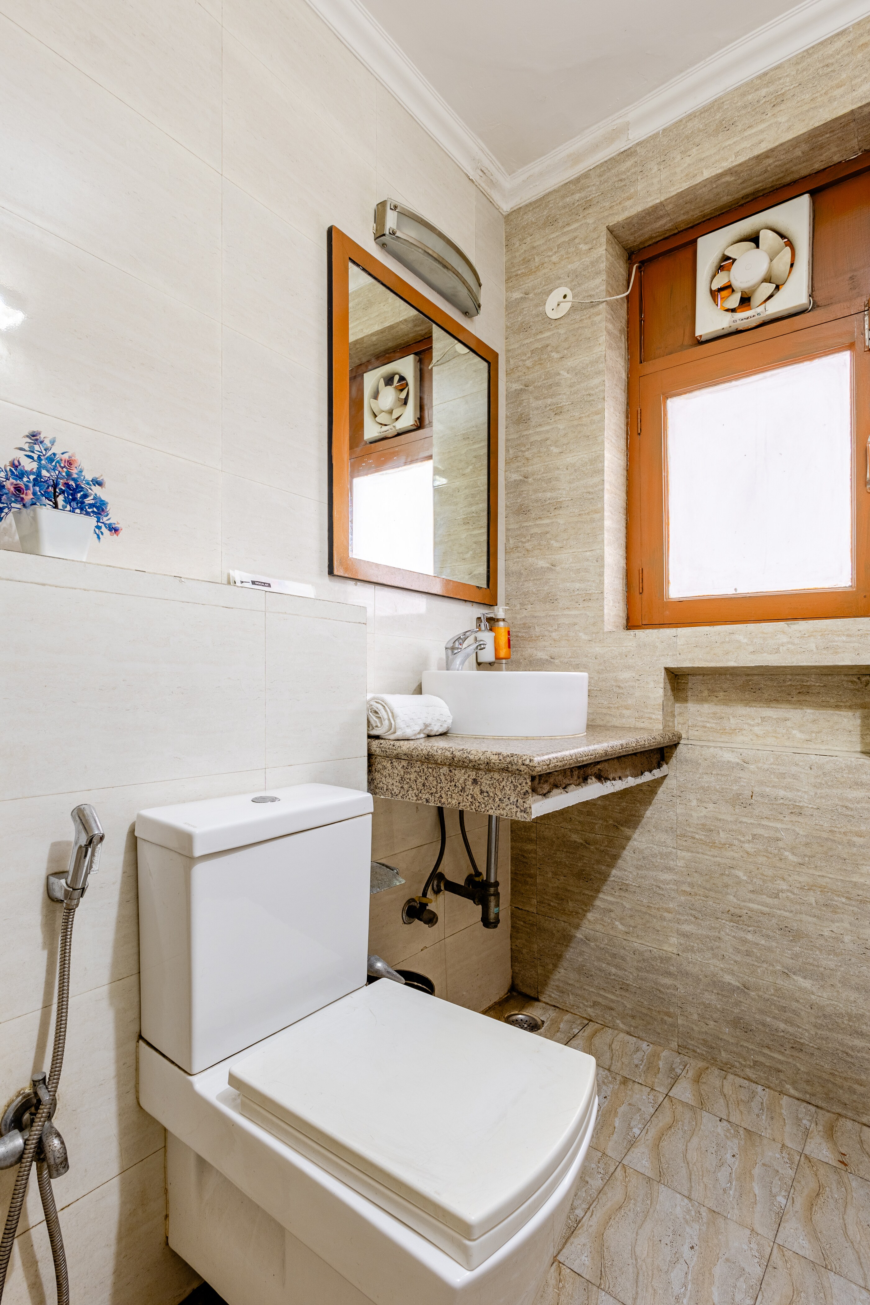 Lime Tree Premier Medanta - Tap to explore photos