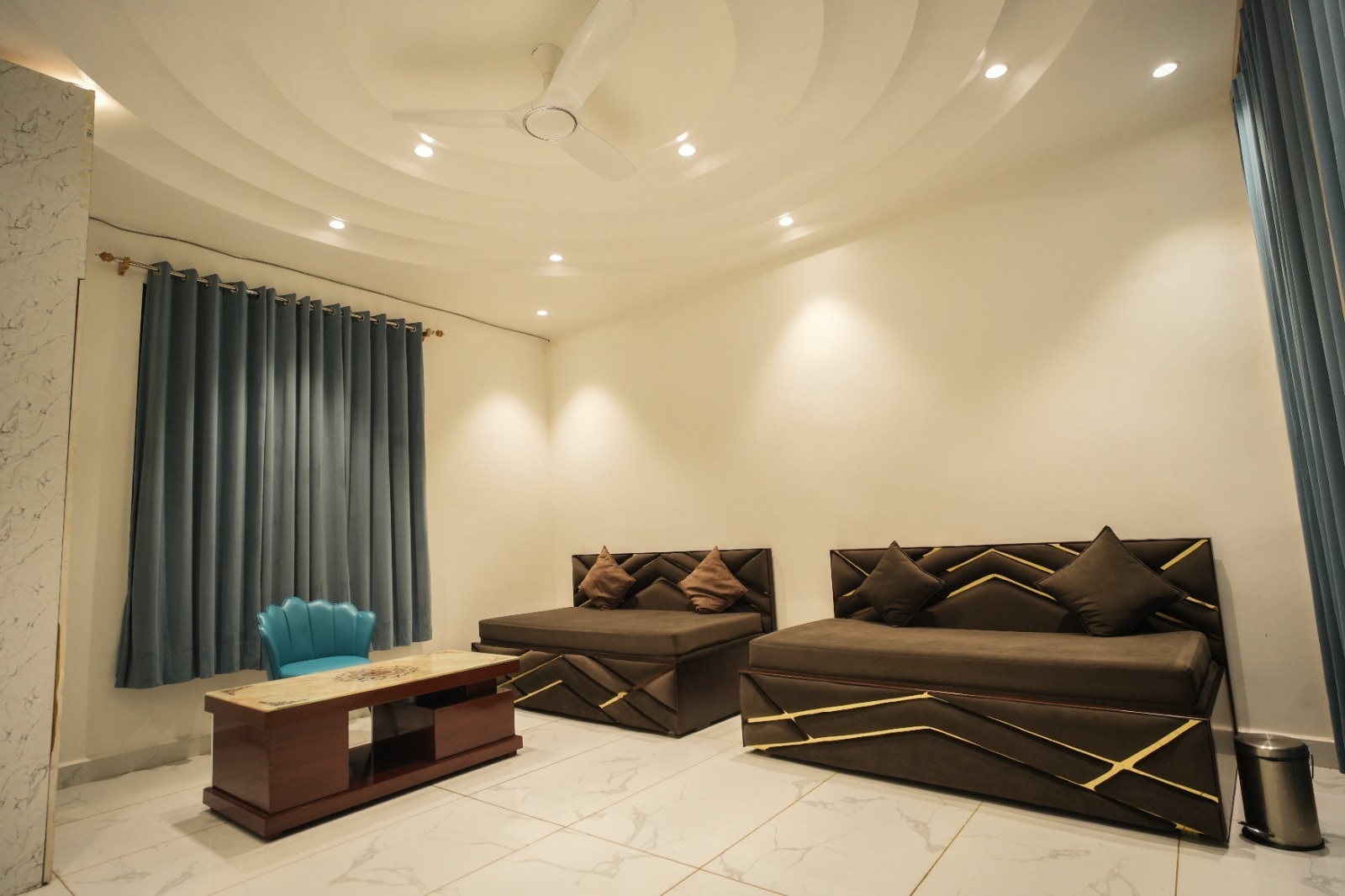 Hotel Govind Residency. - Tap to explore photos