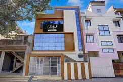 Super Collection O Meghdoot Garden Formerly Hotel Shree Krishna Avenue