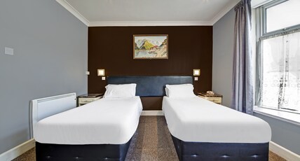 OYO Bostons Manor Hotel Room Type - Standard Twin Room