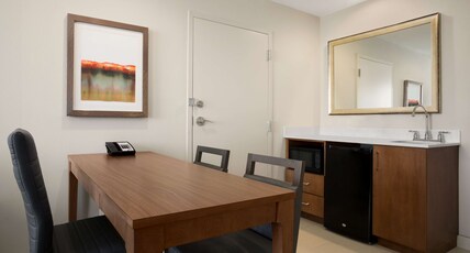 Embassy Suites by Hilton McAllen Convention Center Room Type - 2QN STE ACC W  TUB NO SMOK