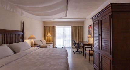 Holiday Inn Merida Mexico Room Type - 1 King Premium