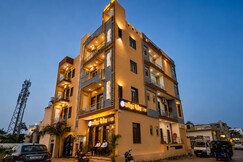 Hotel Sarweshwar Palace.