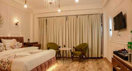 Palash by Loop Inn Room Type - Premium Room with Pool Access