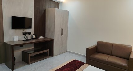Hotel Sushila & Banquet Room Type - Executive Room